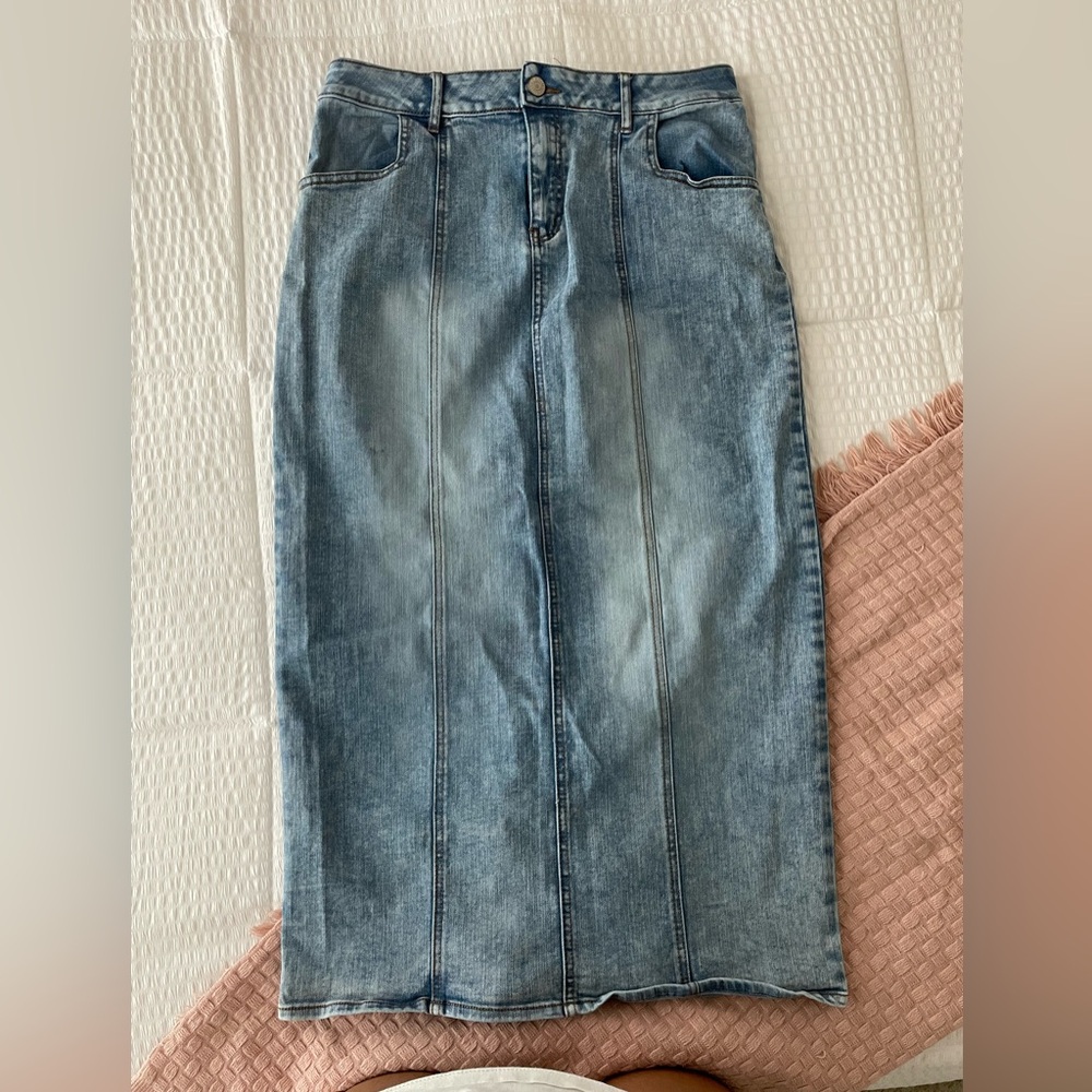 Maxi Denim Skirt 🌟